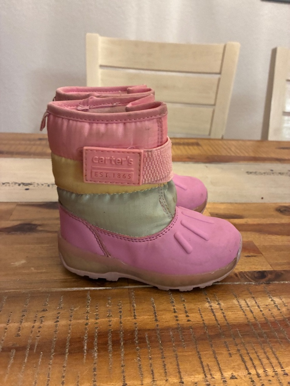 Carters light up snow boots - toddler 6